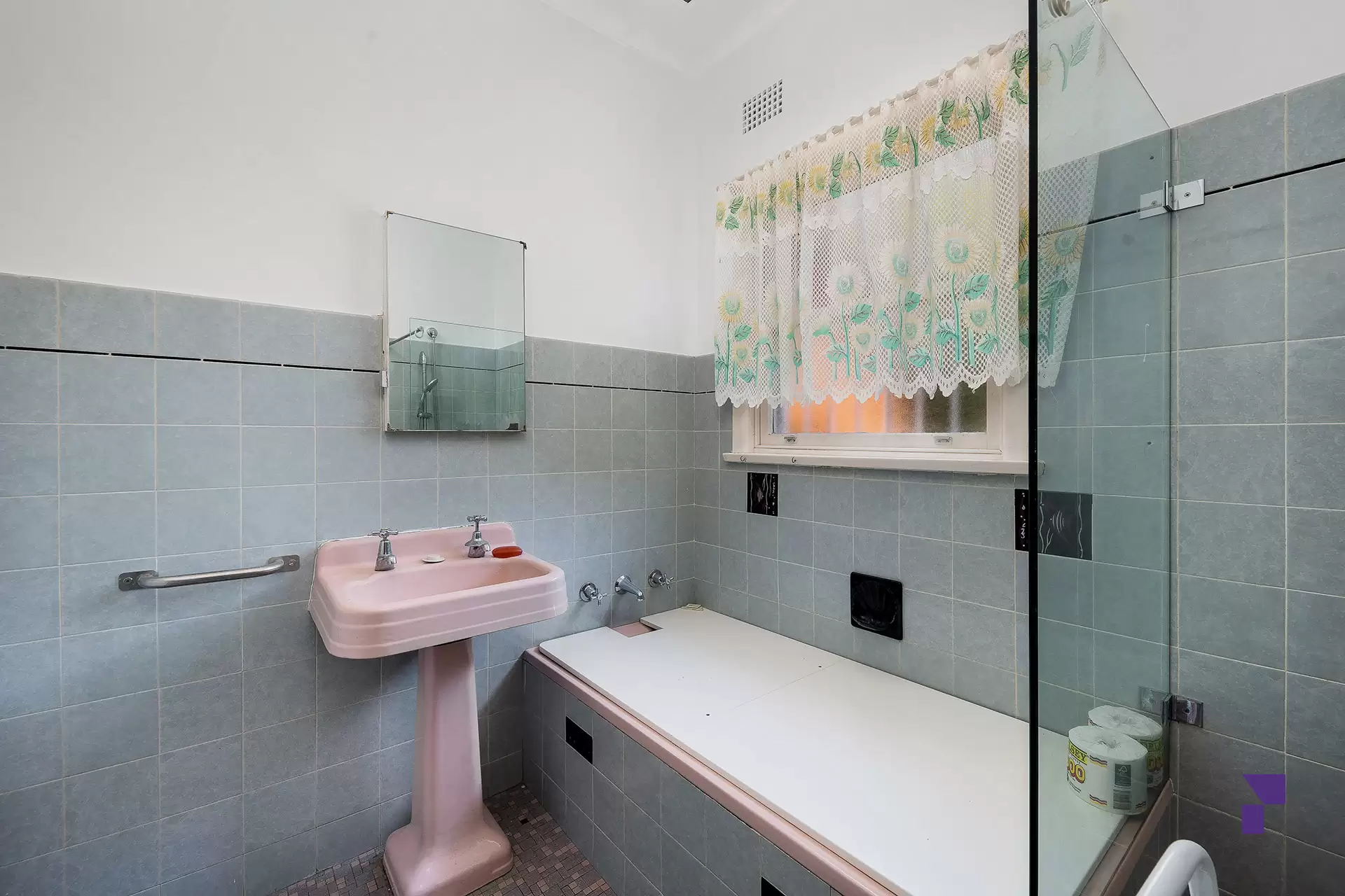 20 Hope Street, Regents Park Auction by Pace Property Agents - image 1